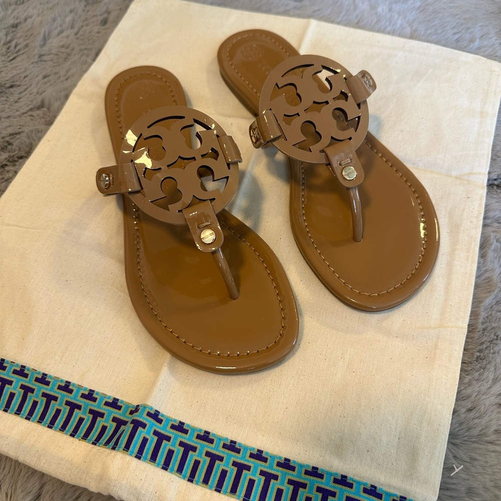 Tory Burch Patent Miller Sandals NWT - Picture 3 of 10